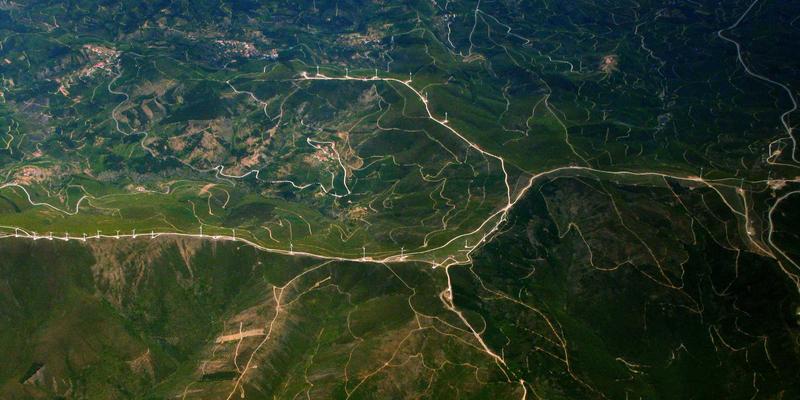 从单打独斗到智慧共生：玩家社区如何重塑《海岛奇兵》的阵型设计艺术